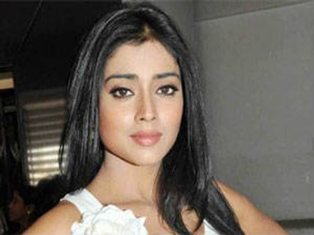 నిజమే..వెతుక్కోవాల్సిన పరిస్థితి నాది: శ్రియ