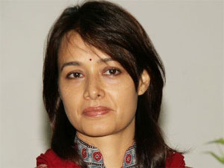 ‘లైఫ్ ఈజ్ బ్యూటిఫుల్’లో విధవరాలుగా అమల