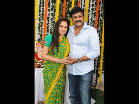 జయప్రద కొత్త చిత్రానికి క్లాప్ కొట్టిన చిరంజీవి