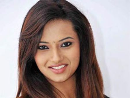 బాలయ్య హీరోయిన్‌కి బ్రెయిన్ సర్జరీ?