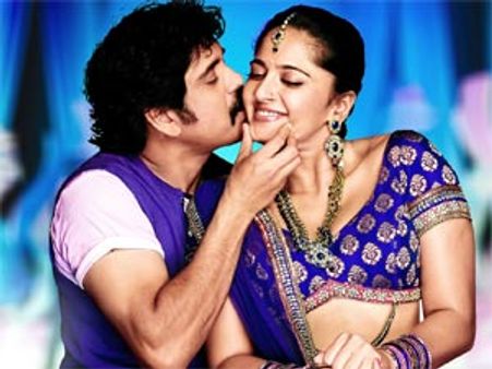 నాగ్ 'ఢమురకం' లీకెడ్ స్టోరీ