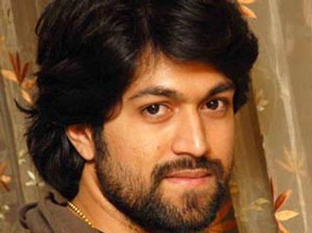 చీటీల పేరుతో మోసం చేసిన నటుడు