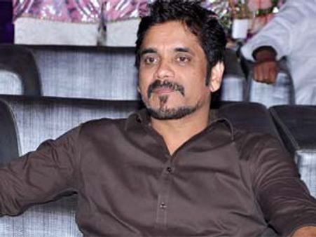 రోడ్డుపై ర్యాలీ చేసి చెప్పాలా? : నాగార్జున సూటి ప్రశ్న