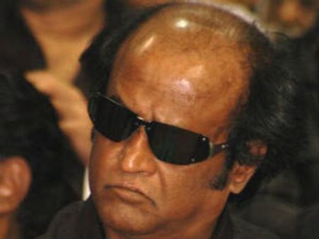 సూపర్ స్టార్ విషయంలో కె.వి ఆనంద్,రాజమౌళి పోటీ?