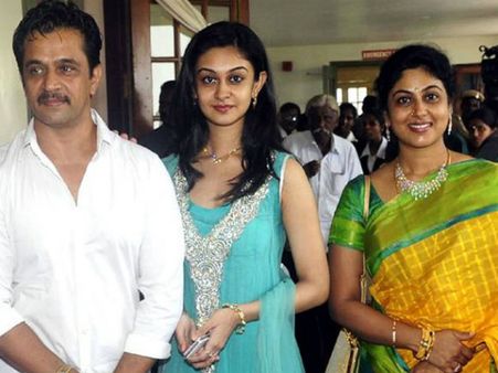 హీరోయిన్ గా తెలుగు యాక్షన్ హీరో కుమార్తె ఎంట్రీ