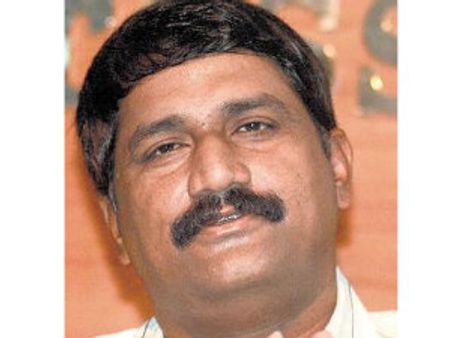 విశాఖలో చిరంజీవి సినీ స్టూడియో: మంత్రి గంటా