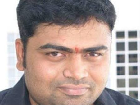 కర్ర పుచ్చుకుని థియేటర్ నుంచి తరిమేసాడు: వంశీ పైడిపల్లి