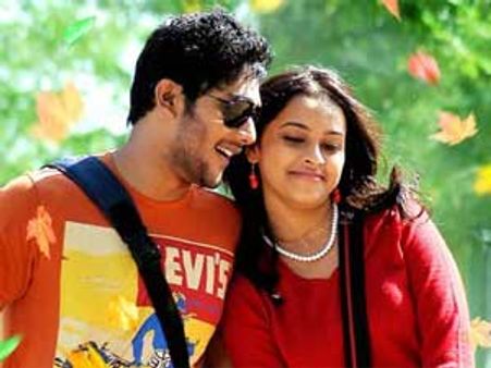 సెన్సార్ సమస్యల్లో బెల్లంకొండ ‘బస్ స్టాప్’?