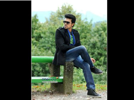 రామ్ చరణ్‌ షూటింగ్ కోసం అపోలో హాస్పటిల్ క్లోజ్