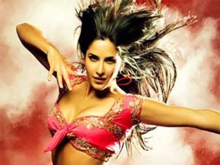 కత్రినా... ఆ ఇద్దరిని అధిగమించి సల్మాన్ రూట్లో!