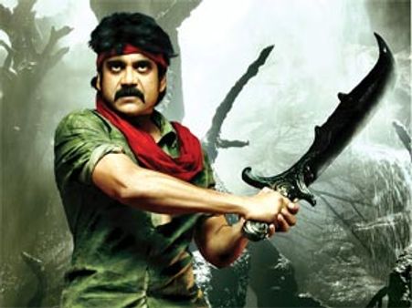 'అలాగంటే లాగి తంతాను'ఘాటుగా నాగార్జున