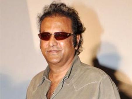 మోహన్ బాబుతో పాటు ఏడుగురిపై కేసు నమోదు