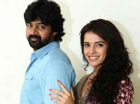 నక్సలిజం బ్యాక్ డ్రాప్ లో 'దళం'.. విడుదల తేదీ