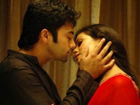 కామిక్ ధ్రిల్లర్ ('మైత్రి' ప్రివ్యూ)