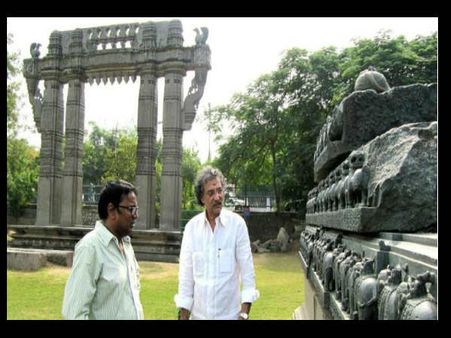 ఓరుగల్లు కోటలో అనూష్క 'రుద్రమదేవి'