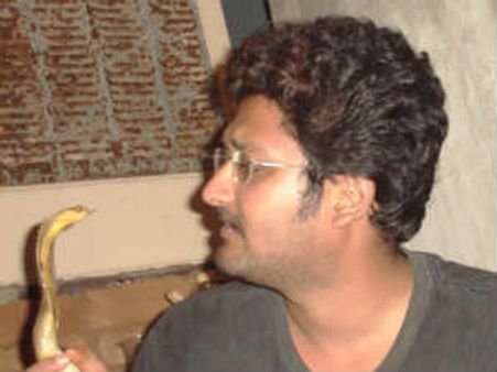 పాములు పట్టుకోవడం హాబీ అంటున్న తెలుగు హీరో