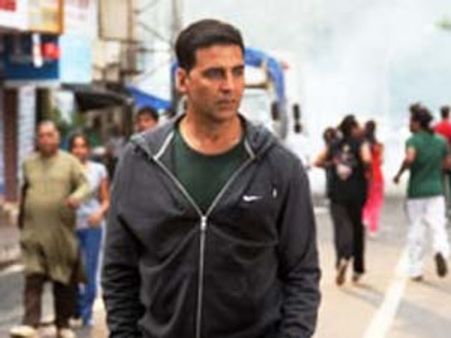 గృహ హింస కేసులో సూపర్ స్టార్ కి ఊరట