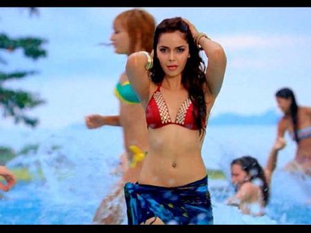 టాప్-5 బిటౌన్ బికినీ బేబ్స్-2012