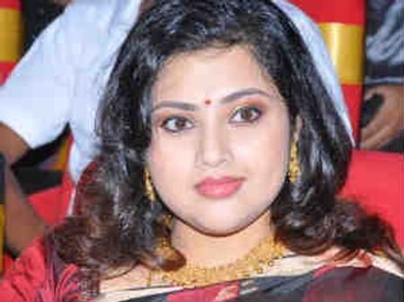 కొత్త అవతారం ఎత్తిన నిన్నటి హీరోయిన్ మీనా