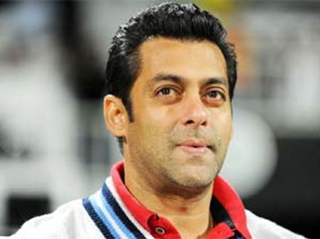 సల్మాన్‌ను వెంటాడుతున్న కేసు: కోర్టు సమన్లు