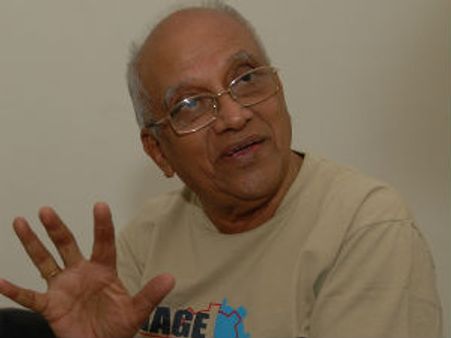 కొత్త నటీనటులకు సింగితం శ్రీనివాస్ రావు పిలుపు