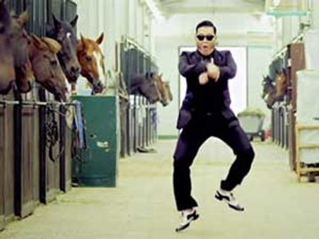 100 కోట్ల... రికార్డ్ బద్దలు కొట్టిన ‘గాంగ్నమ్ స్టైల్’