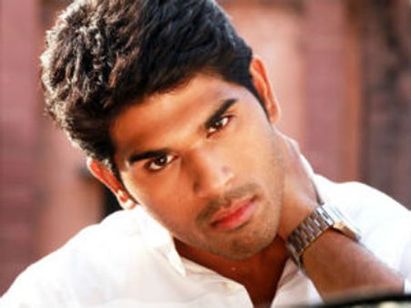 ర్యాట్ రేస్ హీరోలకు పంచ్ ఇచ్చిన....అల్లు శిరీష్!