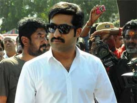 మళ్లీ కాలేజీకి వెళ్లనున్న జూ ఎన్టీఆర్!