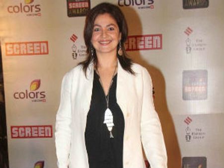 పూజాభట్‌ 'క్యాబరే' తో సంచలనం