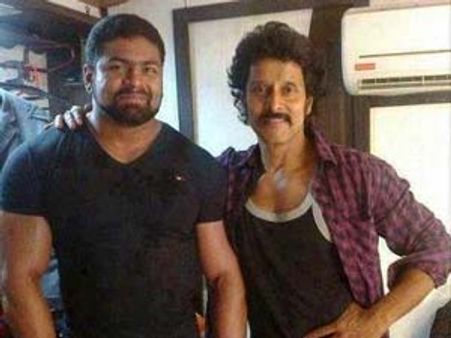 షాక్: విక్రమ్ ఏంటి ఇలా అయిపోయాడు?