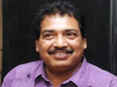 ఐదుగురు హీరోయిన్లతో....వంశీ కొత్త సినిమా