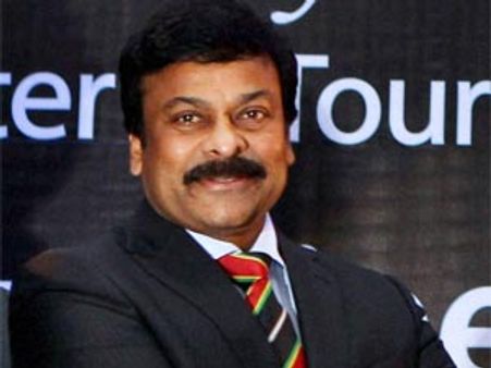 మన సినిమాలకు ప్రత్యేక ప్యాకేజీ కోసం చిరంజీవి వినతి