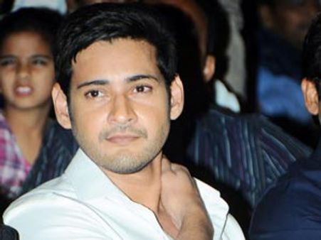 పవన్ ని ఇమిటేట్ చేస్తున్న మహేష్ బాబు? (ఫోటో)