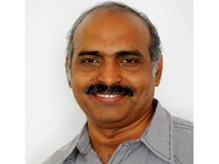 రేడియో జాకీగా గాయత్రి టీనేజ్ గర్ల్ ప్రేమకథ