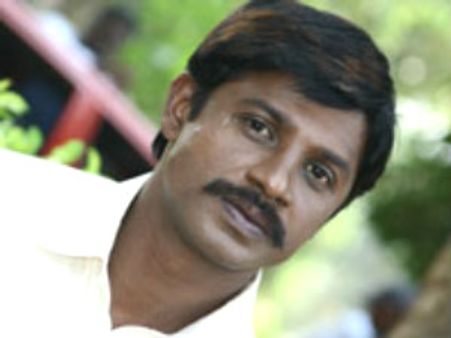 విజయ్ విడాకులు : భార్య టార్చరా? ఆమెతో ఎఫైరా?