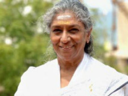 భారత రత్న కావాలి...ఈ పద్మ భూషణ్ వద్దు : ఎస్. జానకి