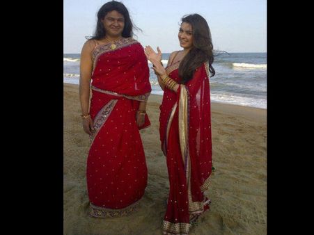 హాట్ హన్సిక డూప్ ఈమే(ఫోటో)