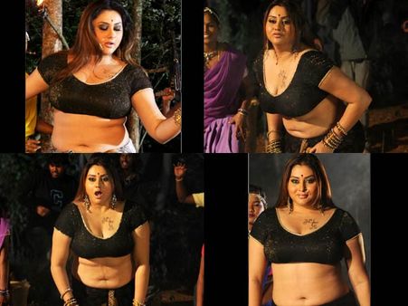 ఐటం సాంగ్ లో రెచ్చిపోయి విప్పతీసిన నమిత( హాట్ ఫోటో ఫీచర్)