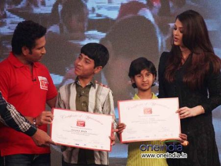 ఐశ్వర్య, సచిన్ ఎఫెక్ట్... రూ. 13.6 కోట్ల నిధులు (ఫోటోలు)