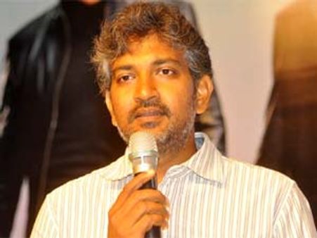 వ్యక్తిగత కారణాల వల్లే వేధిస్తున్నారు: రాజమౌళి