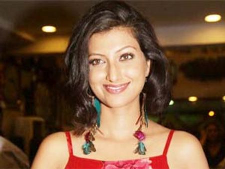 ప్రభాస్ ‘మిర్చి’: సెక్సీ సాంగ్ కాదంటున్న హంస!