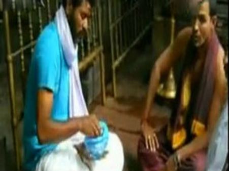 దోష నివారణ పూజలు,అన్నదానం చేసిన ప్రభుదేవా