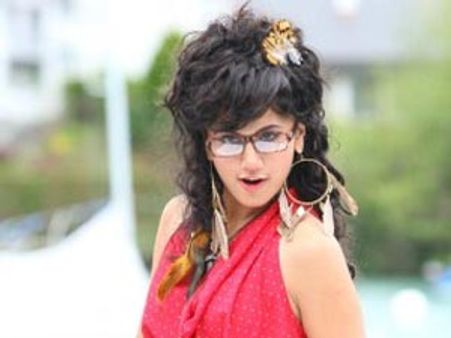 ముద్దు సీన్‌పై క్లారిటీ ఇచ్చిన తాప్సీ