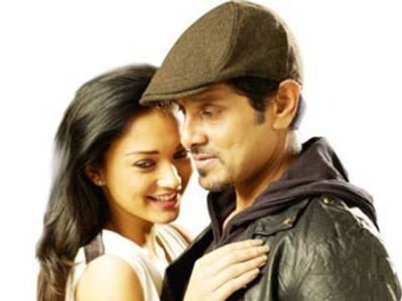 శంకర్ ‘ఐ’: విక్రమ్-అమీ జాక్స్ లిప్‌లాక్?