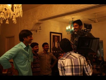 'జాక్‌పాట్‌' షూటింగ్ స్పాట్ లో...గోపీచంద్‌,తాప్సీ (ఫోటోలు)