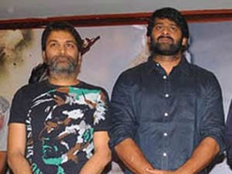 హాలీవుడ్ రేంజి అని ప్రభాస్, హిమాలయాలతో పోల్చిన త్రివిక్రమ్