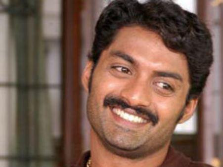 నేను రాజకీయాల్లోకి రాకూడదా? : కళ్యాణ్‌రామ్‌