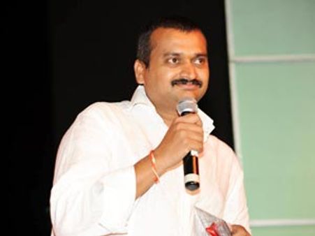 ఐటీ ఆఫీసుకు బండ్ల గణేష్, దొరికి పోయాడా?