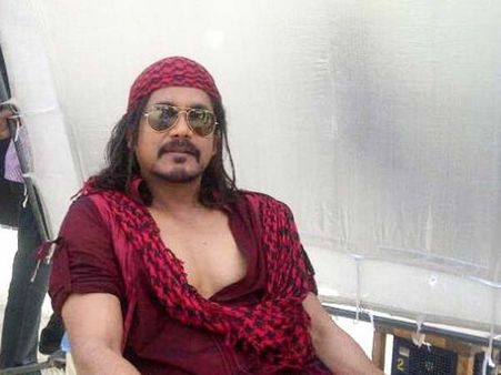 ఆమె అందాలను జుర్రుకునేలా నాగ్ షాకింగ్ గెటప్ (ఫోటో)