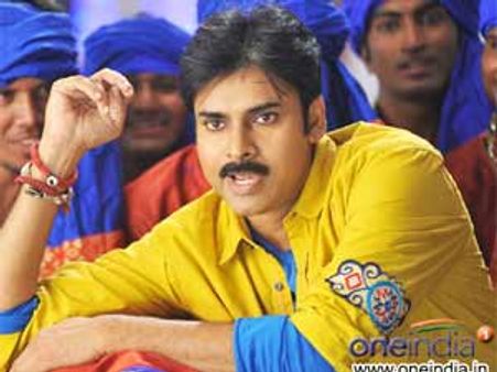 మహేష్ ని ప్రక్కన పెట్టి పవన్‌ కళ్యాణ్ తో నే?